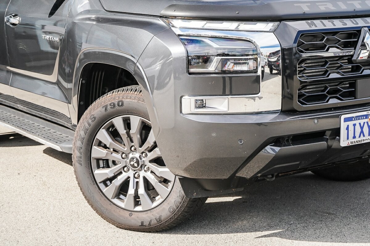 Mitsubishi Triton image 2