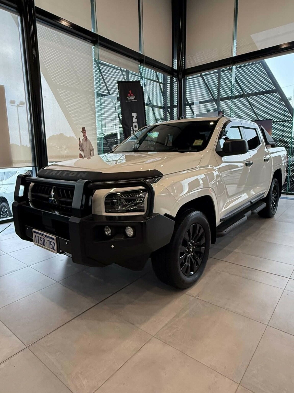 Mitsubishi Triton image 1
