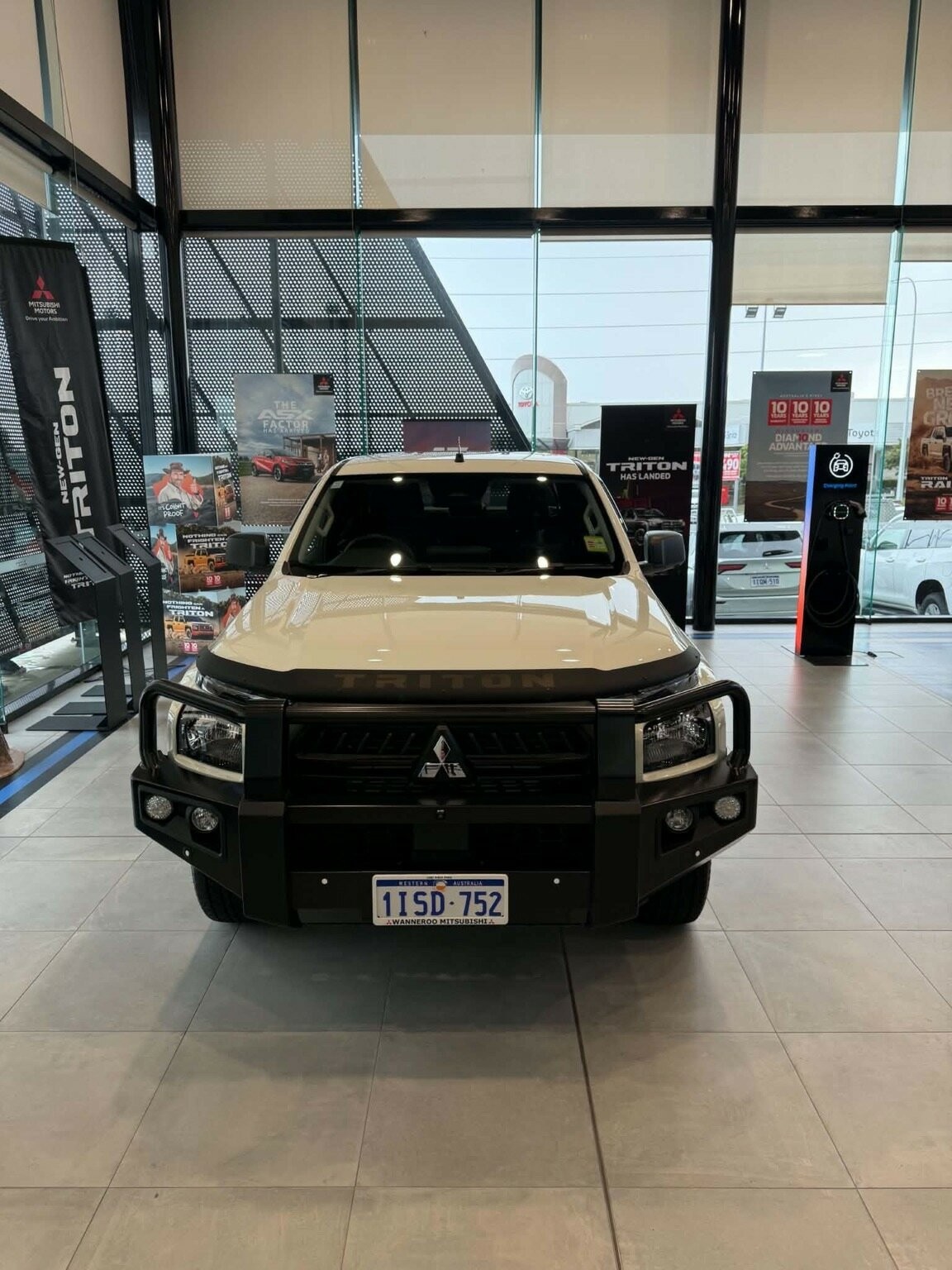 Mitsubishi Triton image 2