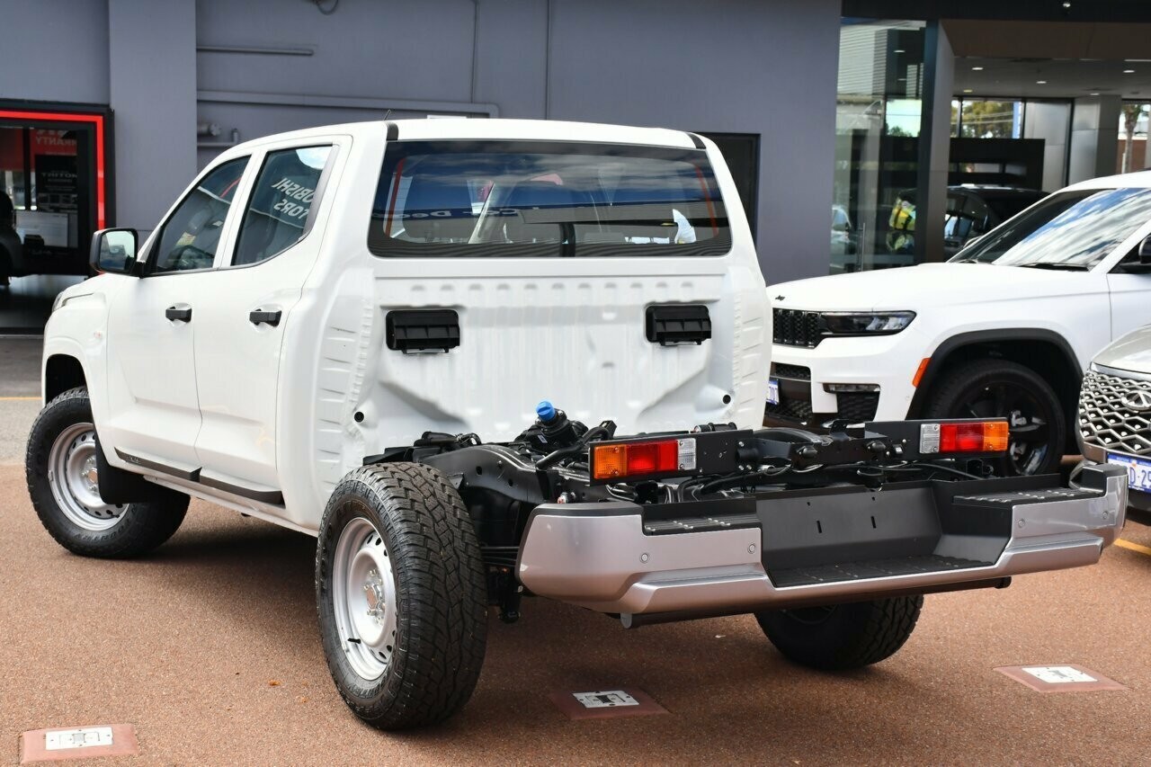Mitsubishi Triton image 2