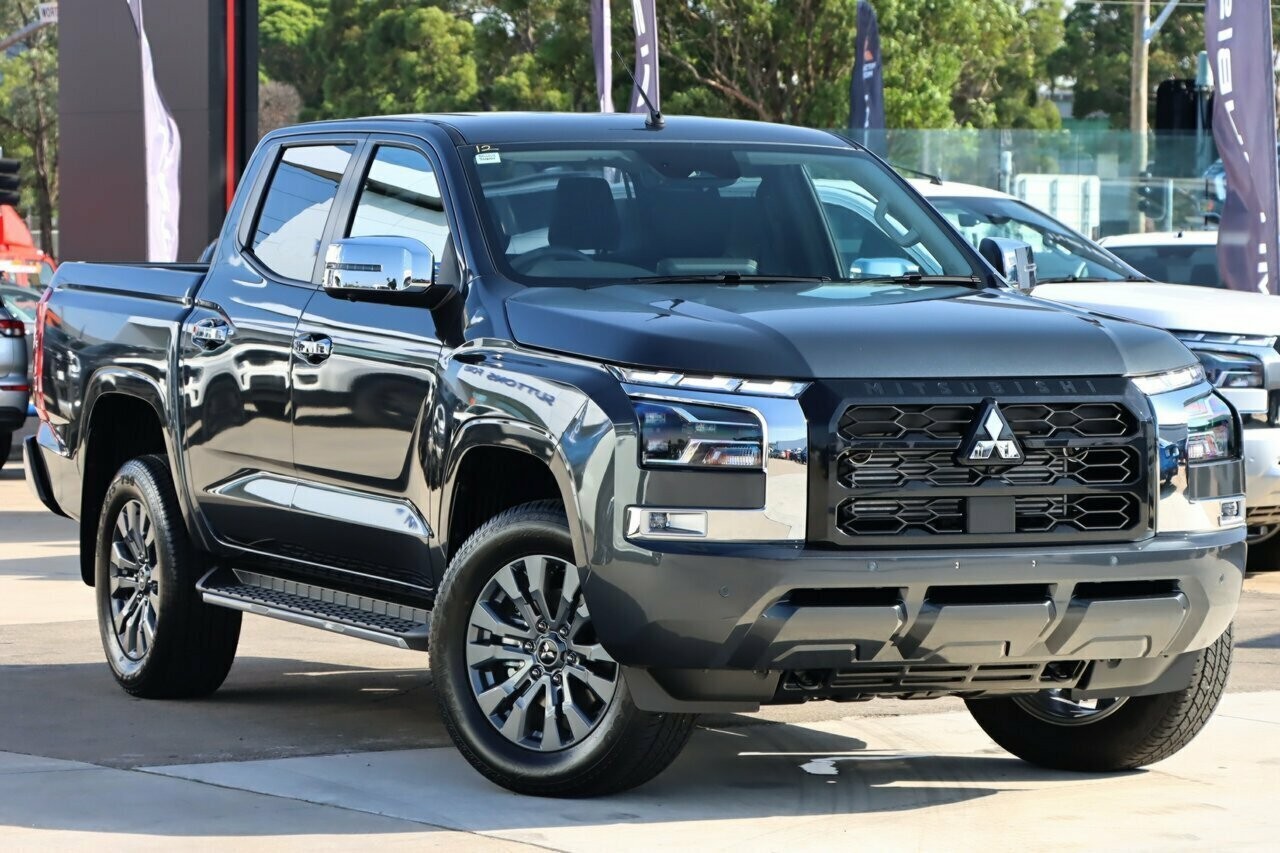 Mitsubishi Triton image 1