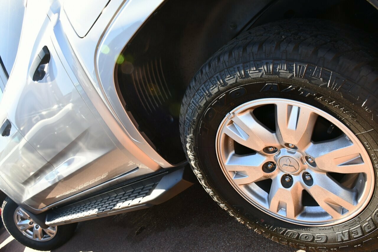 Mitsubishi Triton image 4