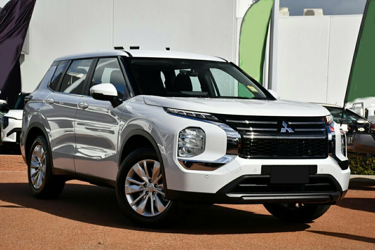 Mitsubishi Outlander image 1