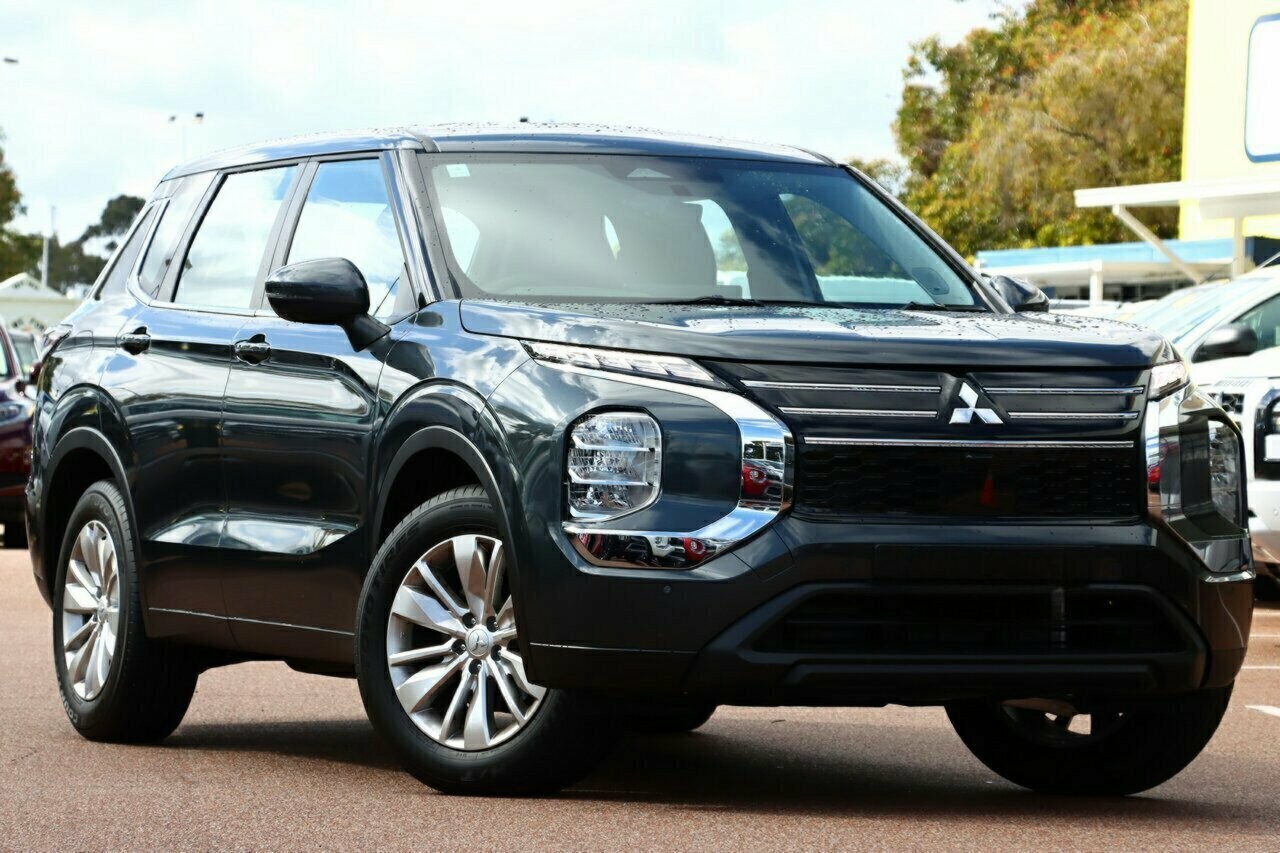 Mitsubishi Outlander image 1