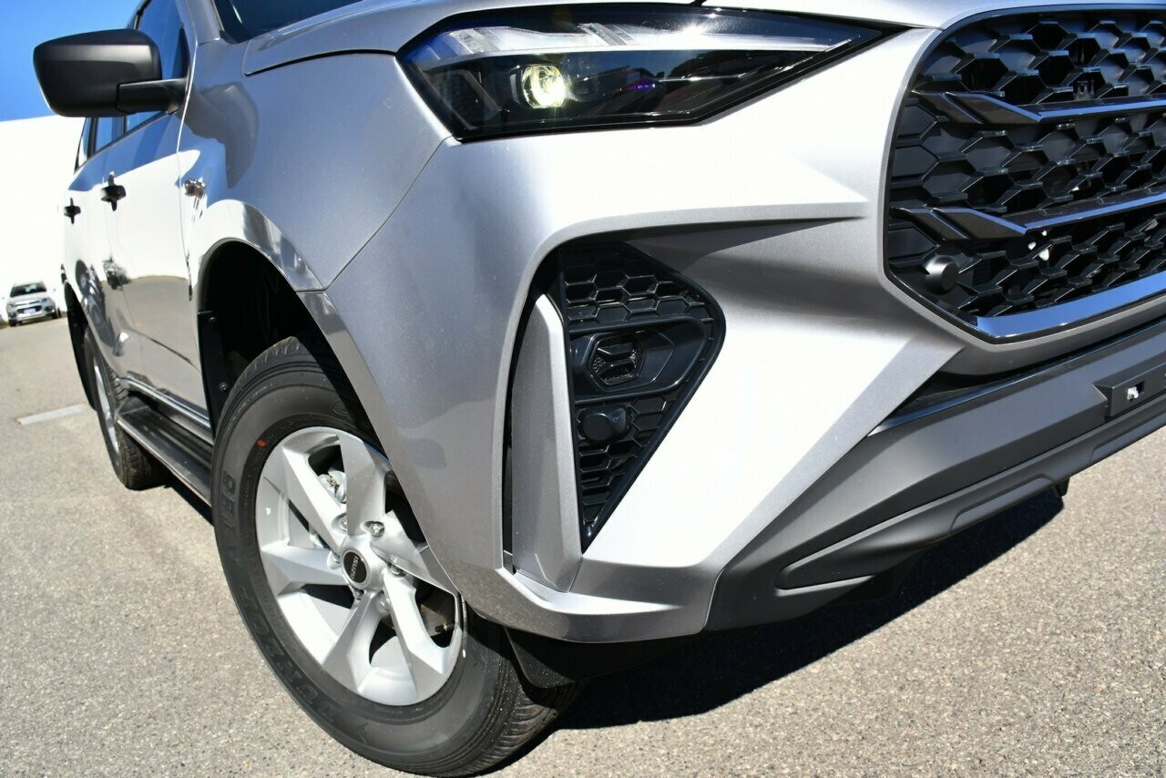 Isuzu Mu-x image 2