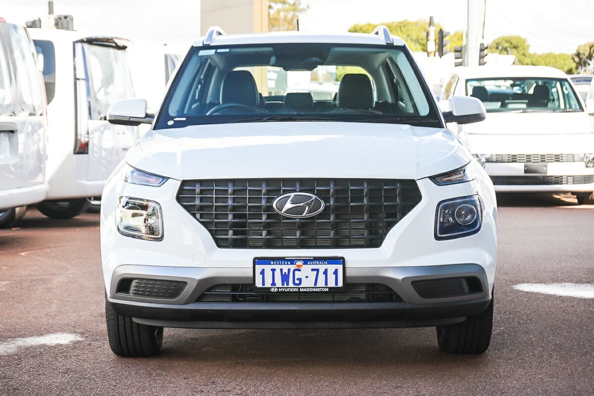 Hyundai Venue image 3