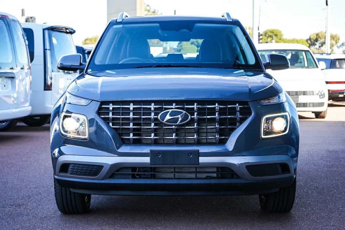 Hyundai Venue image 3