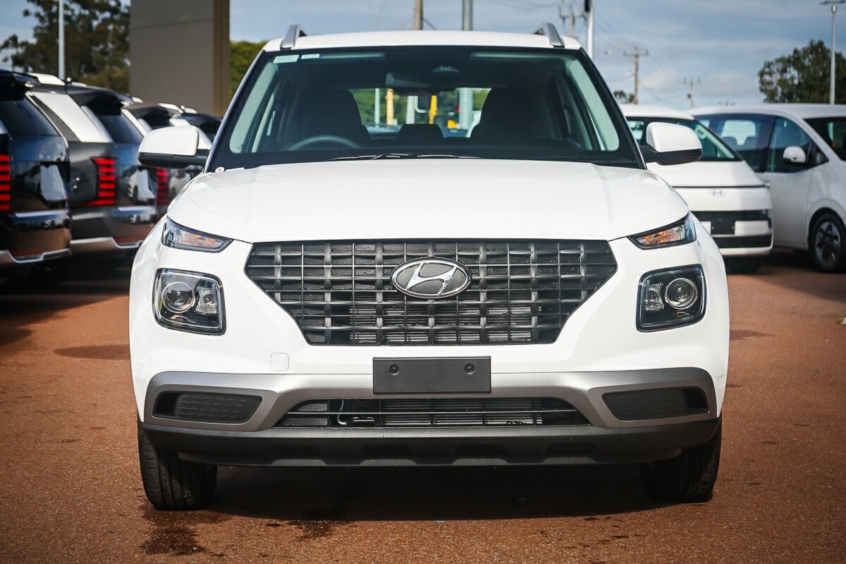 Hyundai Venue image 3