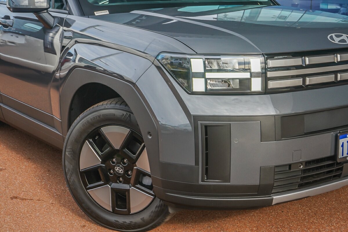 Hyundai Santa Fe image 2