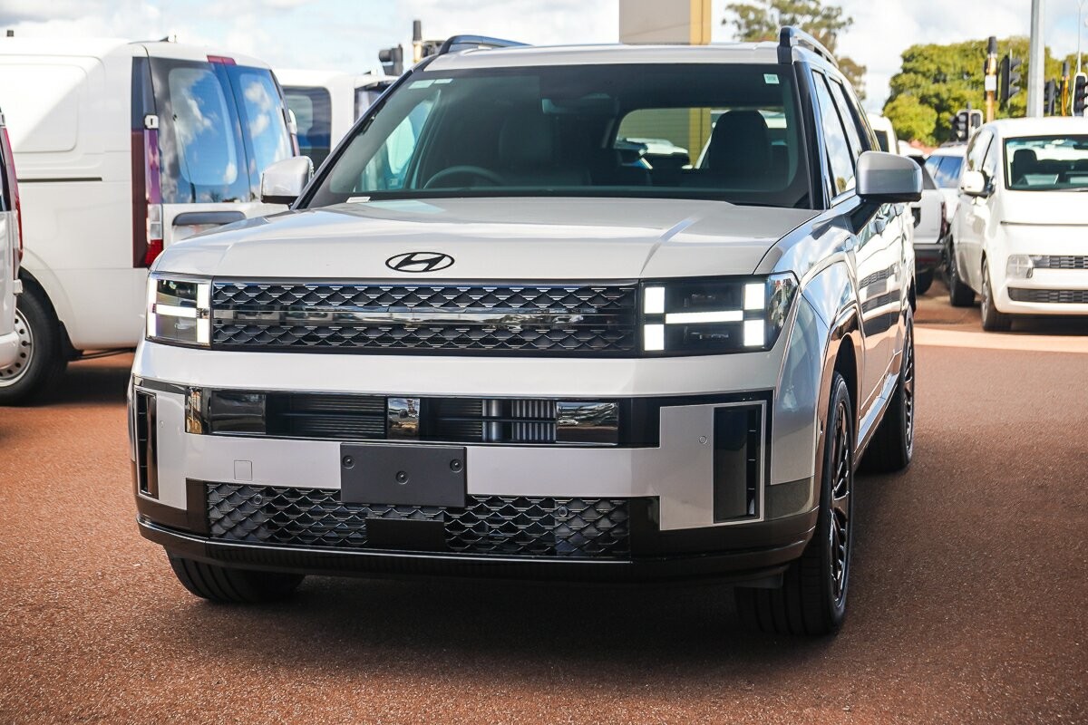 Hyundai Santa Fe image 4