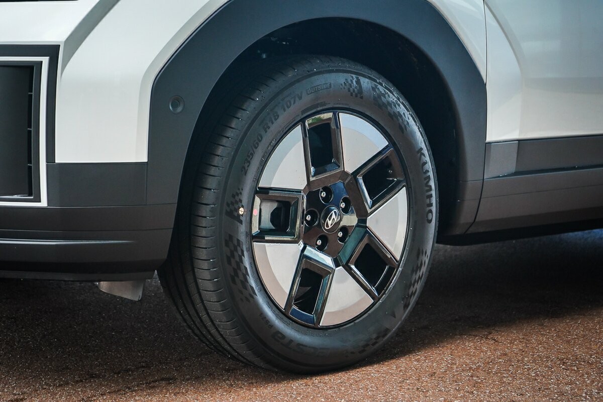 Hyundai Santa Fe image 4
