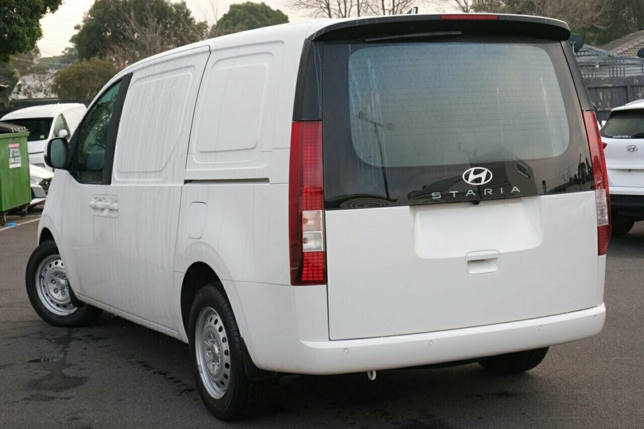 Hyundai Staria Load image 4