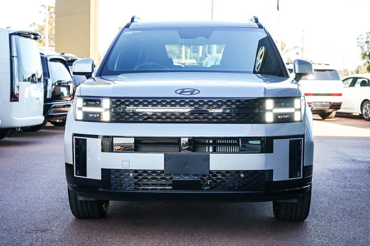 Hyundai Santa Fe image 3