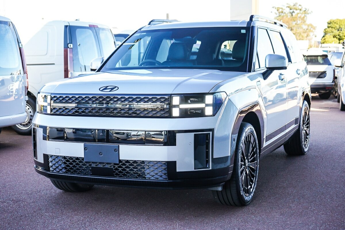 Hyundai Santa Fe image 4
