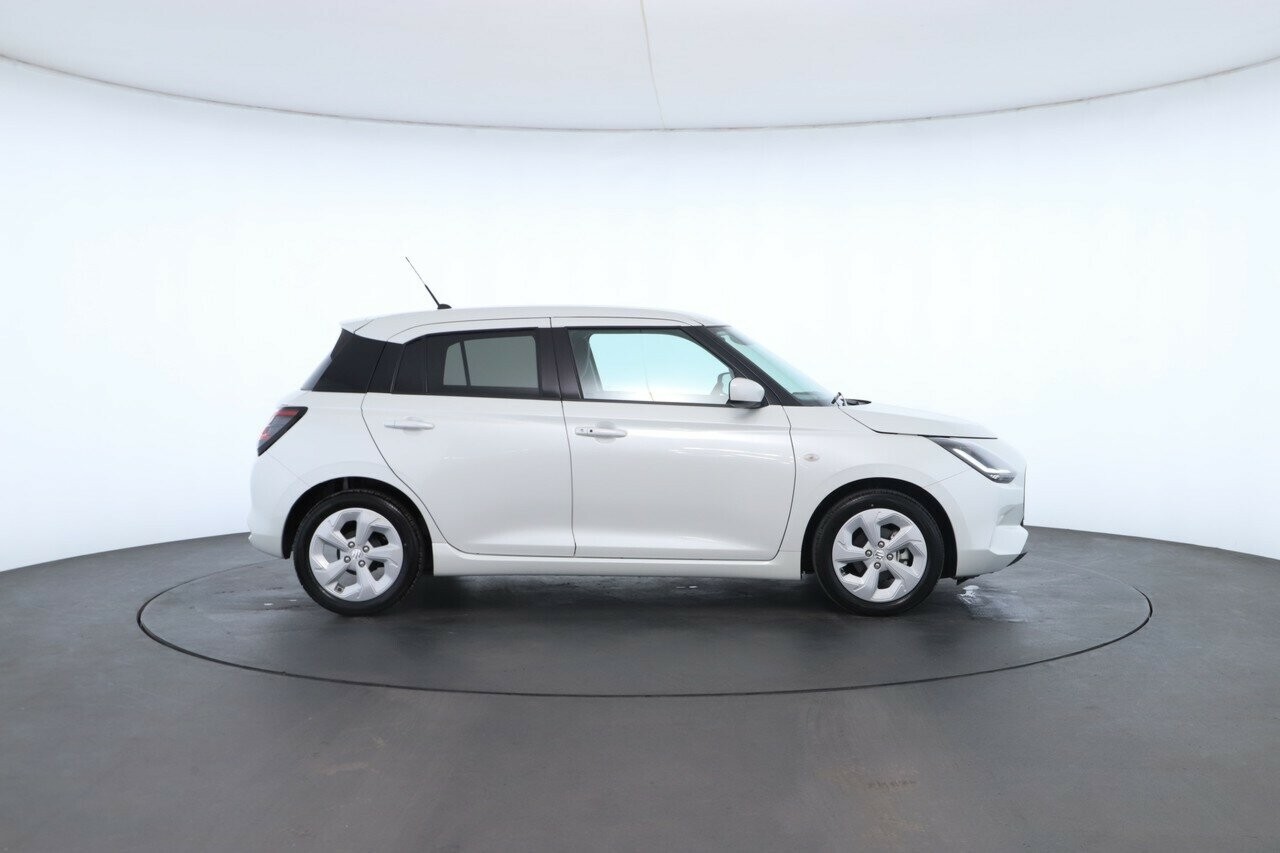 Suzuki Swift image 2