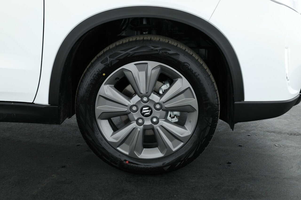 Suzuki Vitara image 3