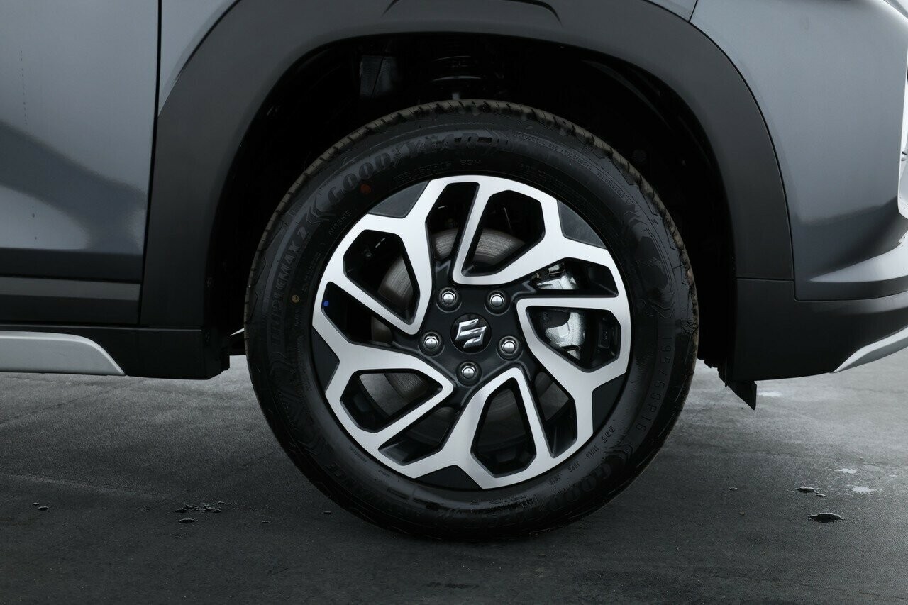 Suzuki Fronx image 4