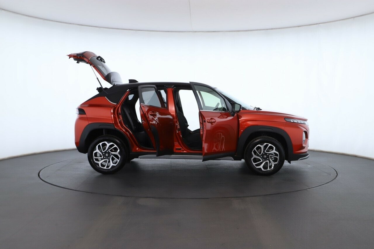 Suzuki Fronx image 2