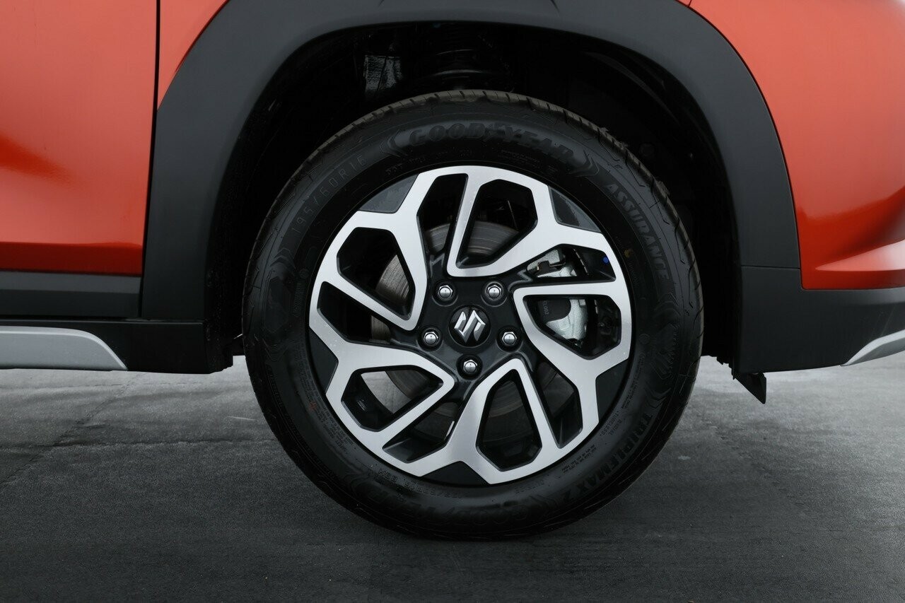Suzuki Fronx image 4
