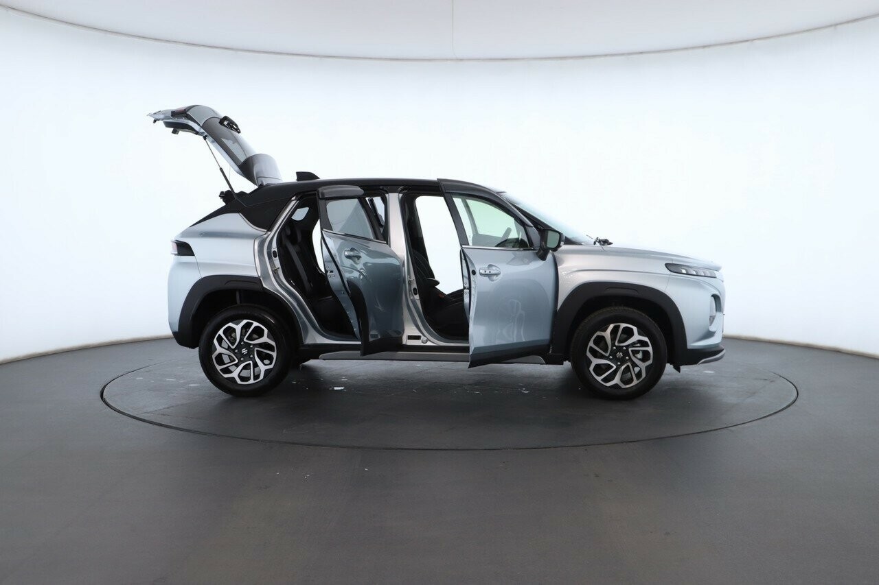 Suzuki Fronx image 2