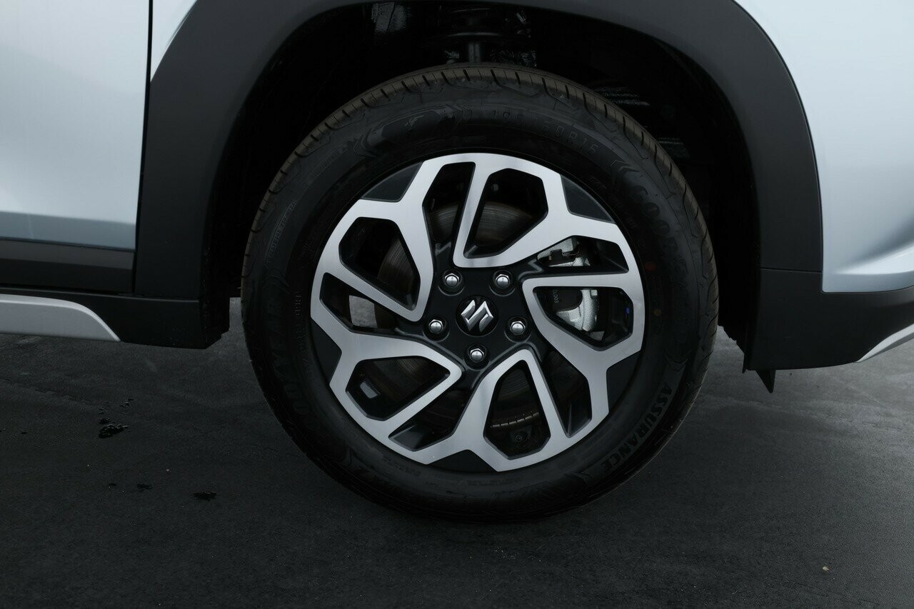 Suzuki Fronx image 4
