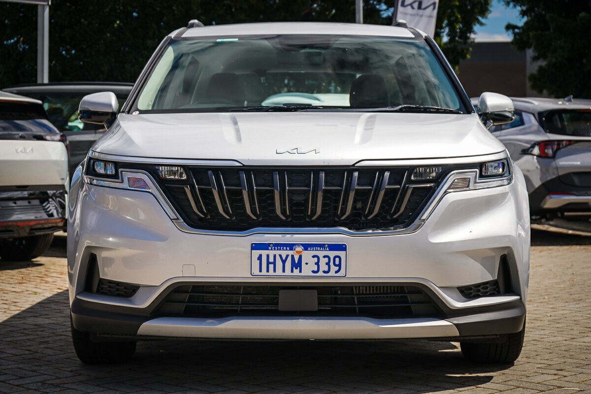 Kia Carnival image 3