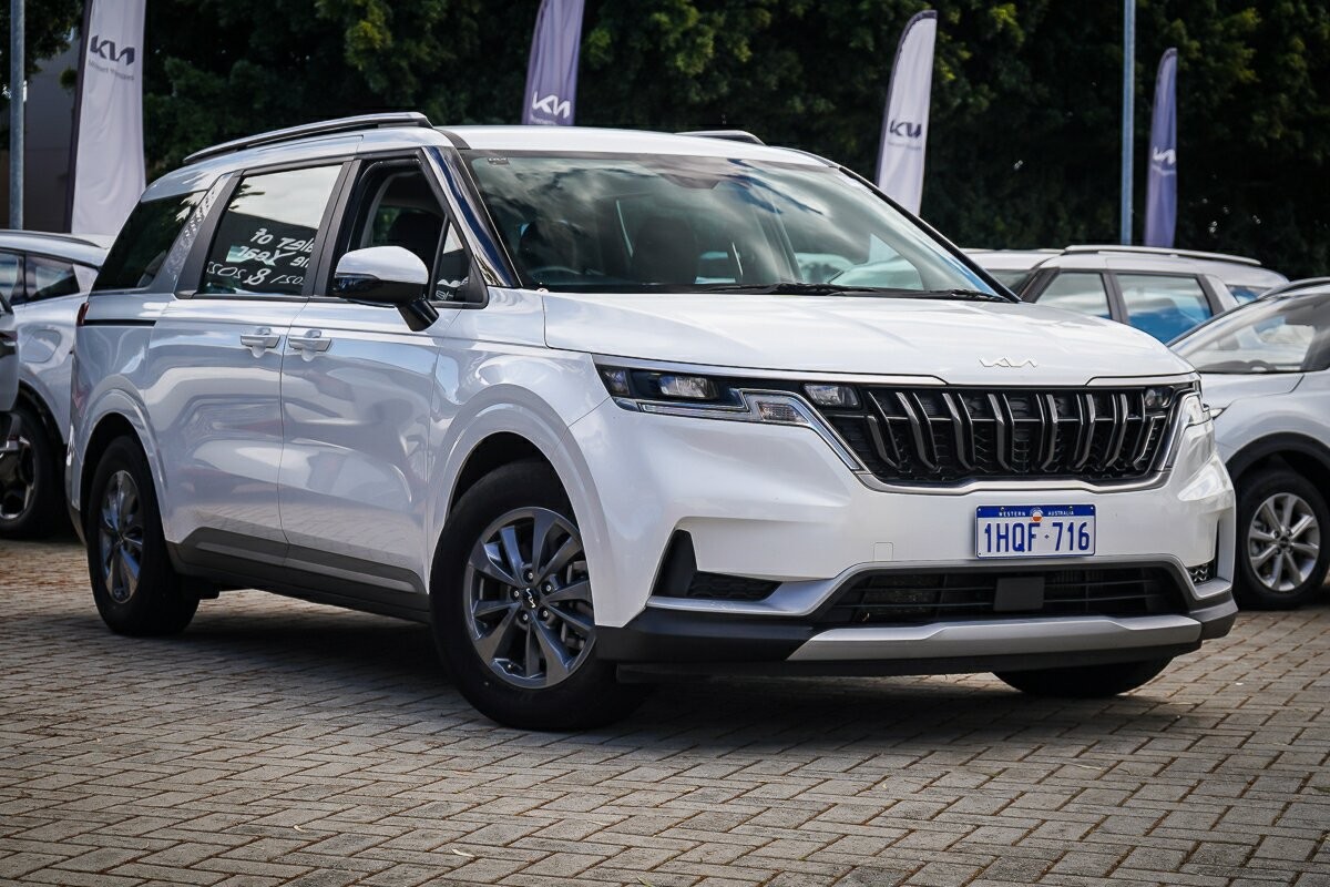 Kia Carnival image 1