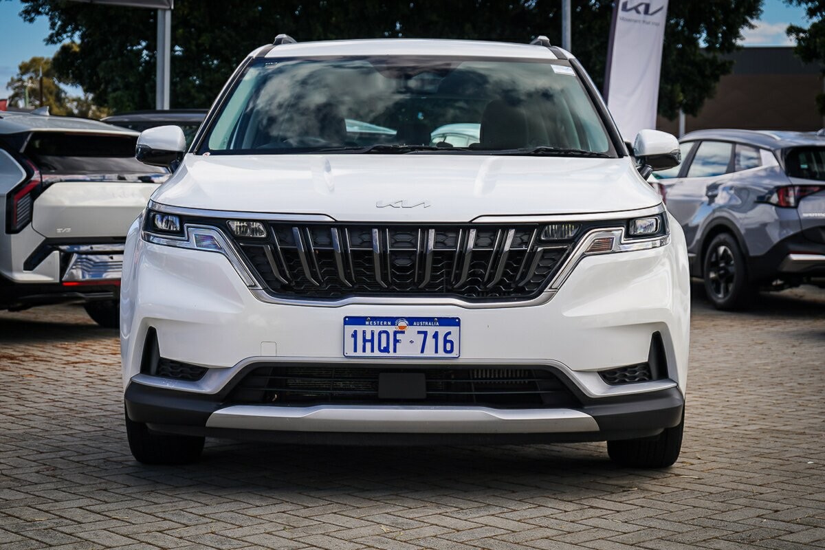 Kia Carnival image 2