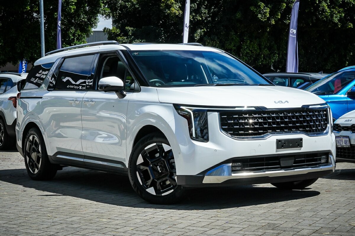 Kia Carnival image 1