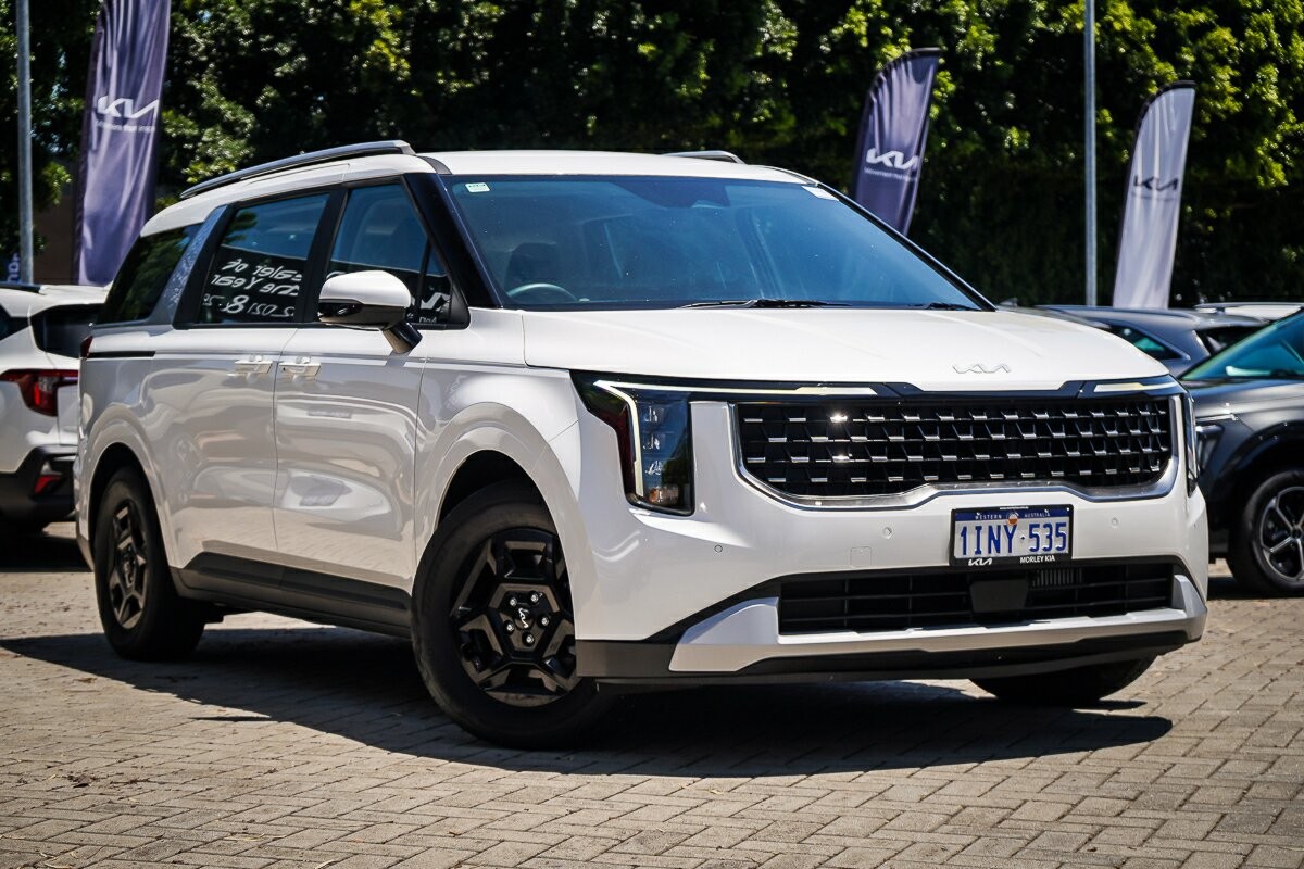 Kia Carnival image 1