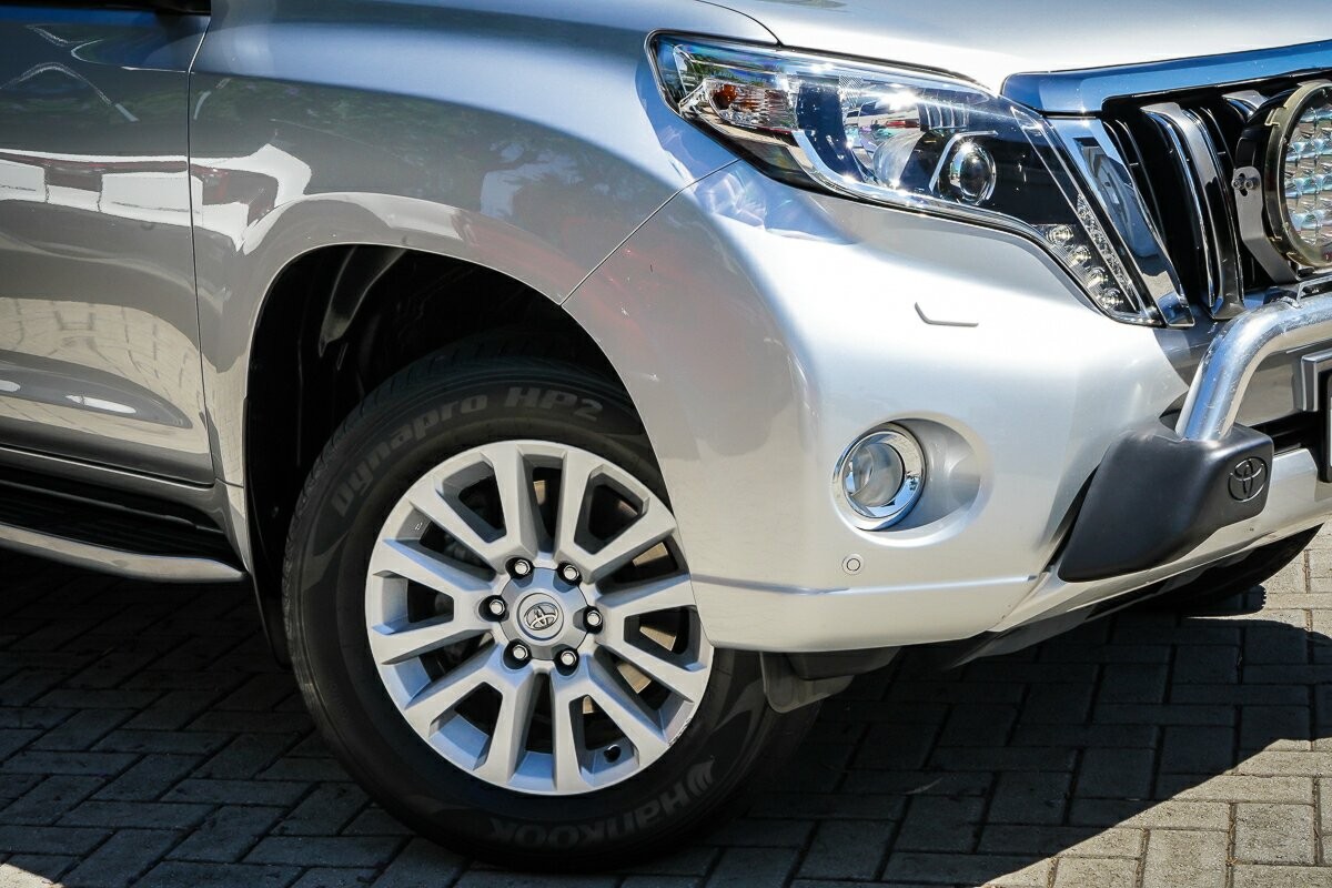 Toyota Landcruiser Prado image 2