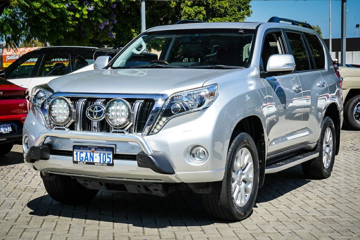 Toyota Landcruiser Prado image 4
