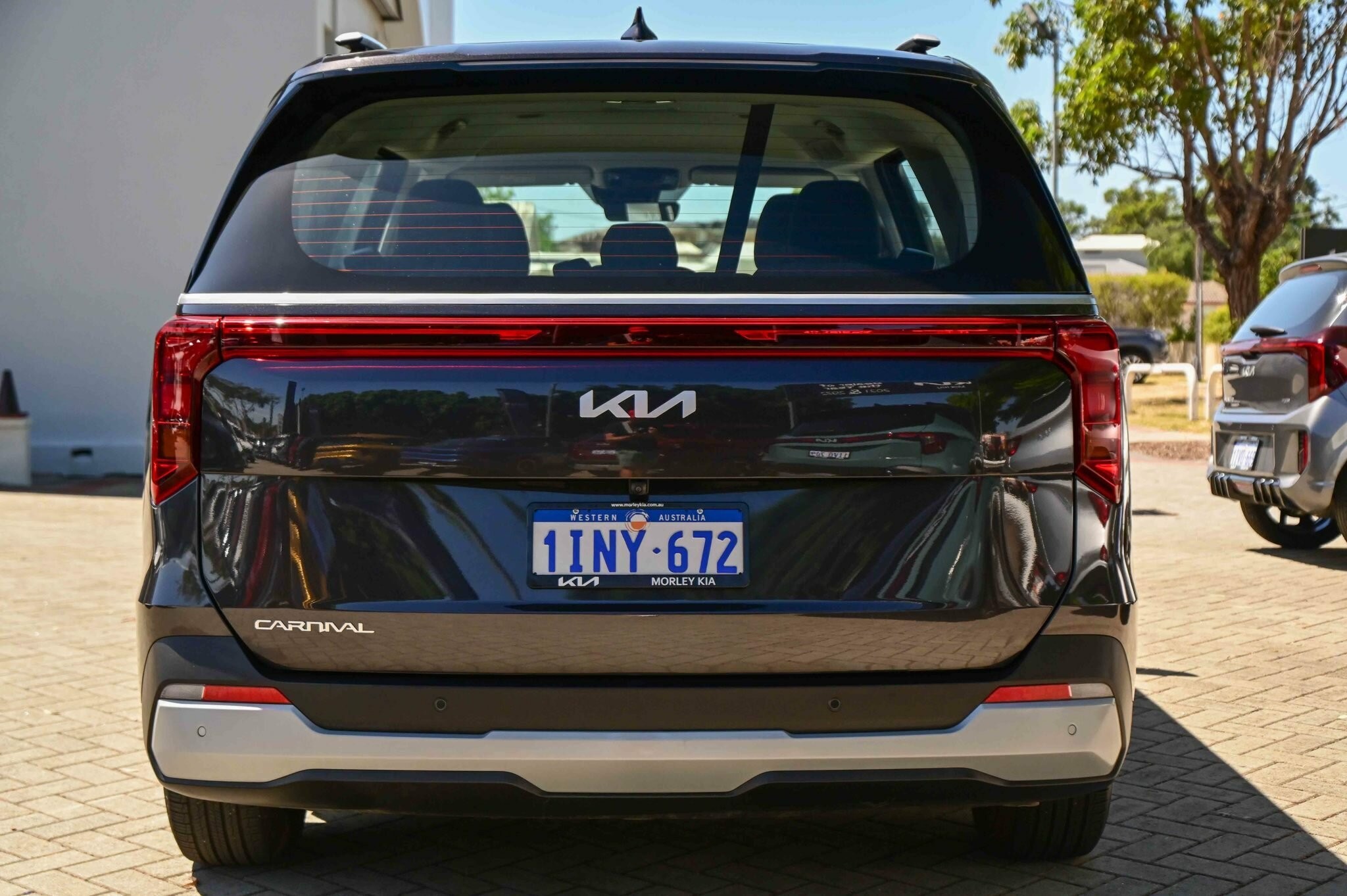 Kia Carnival image 4