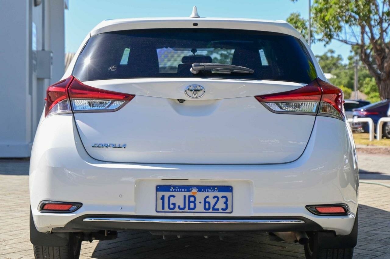 Toyota Corolla image 4