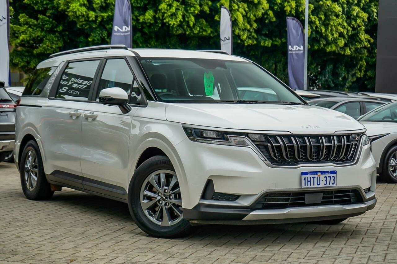 Kia Carnival image 1