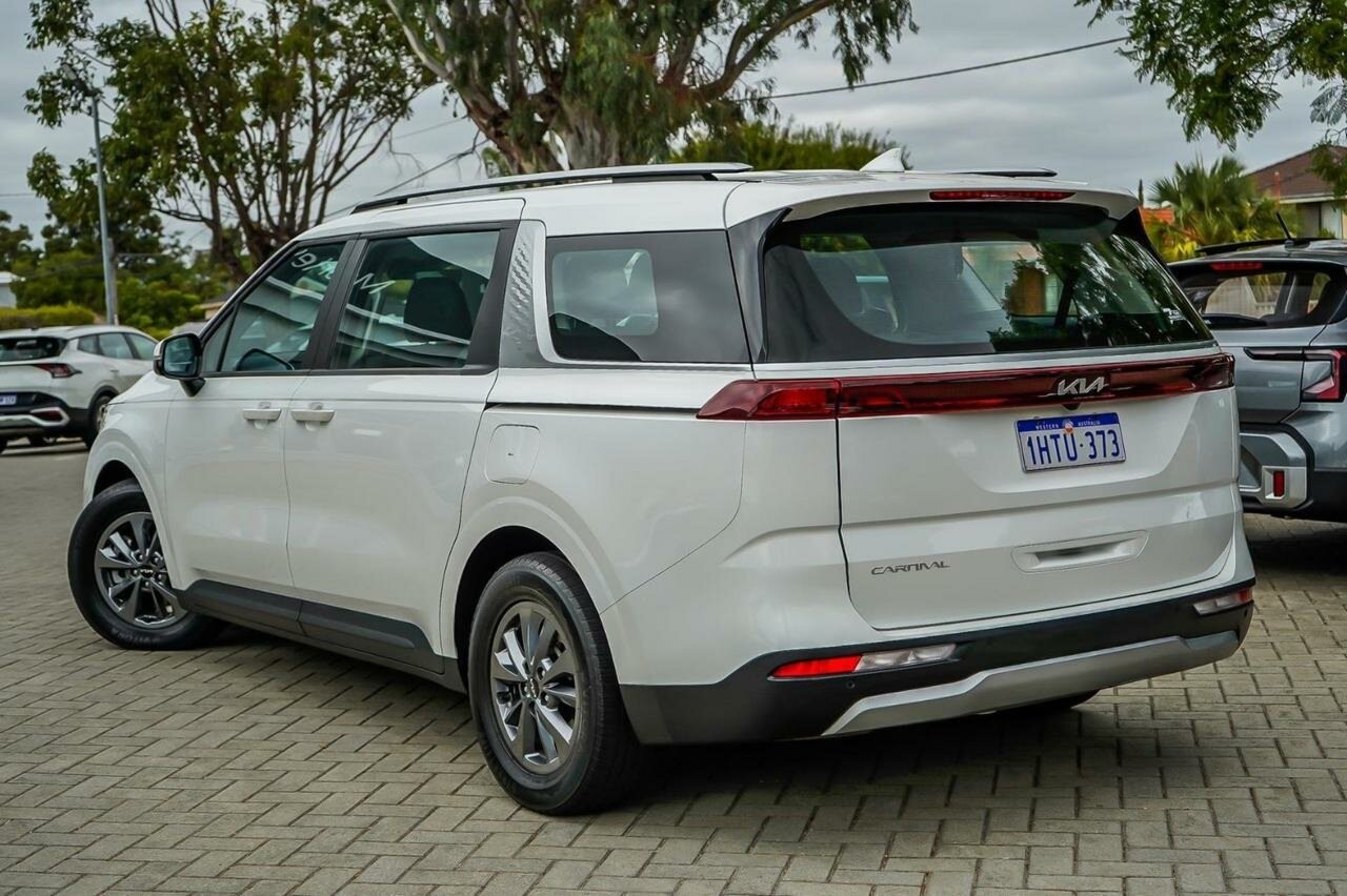 Kia Carnival image 2