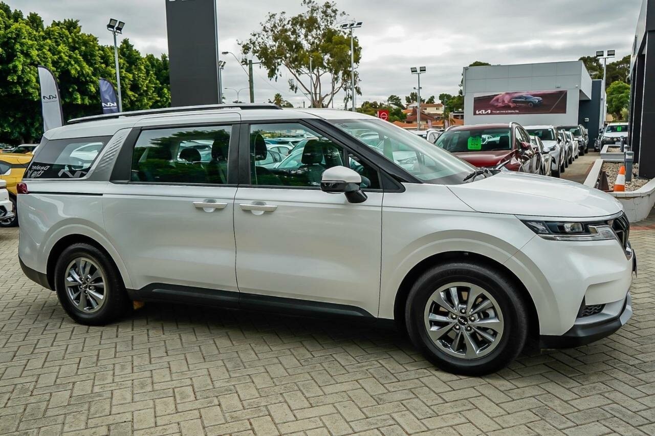 Kia Carnival image 3