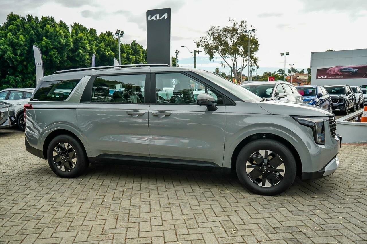Kia Carnival image 3