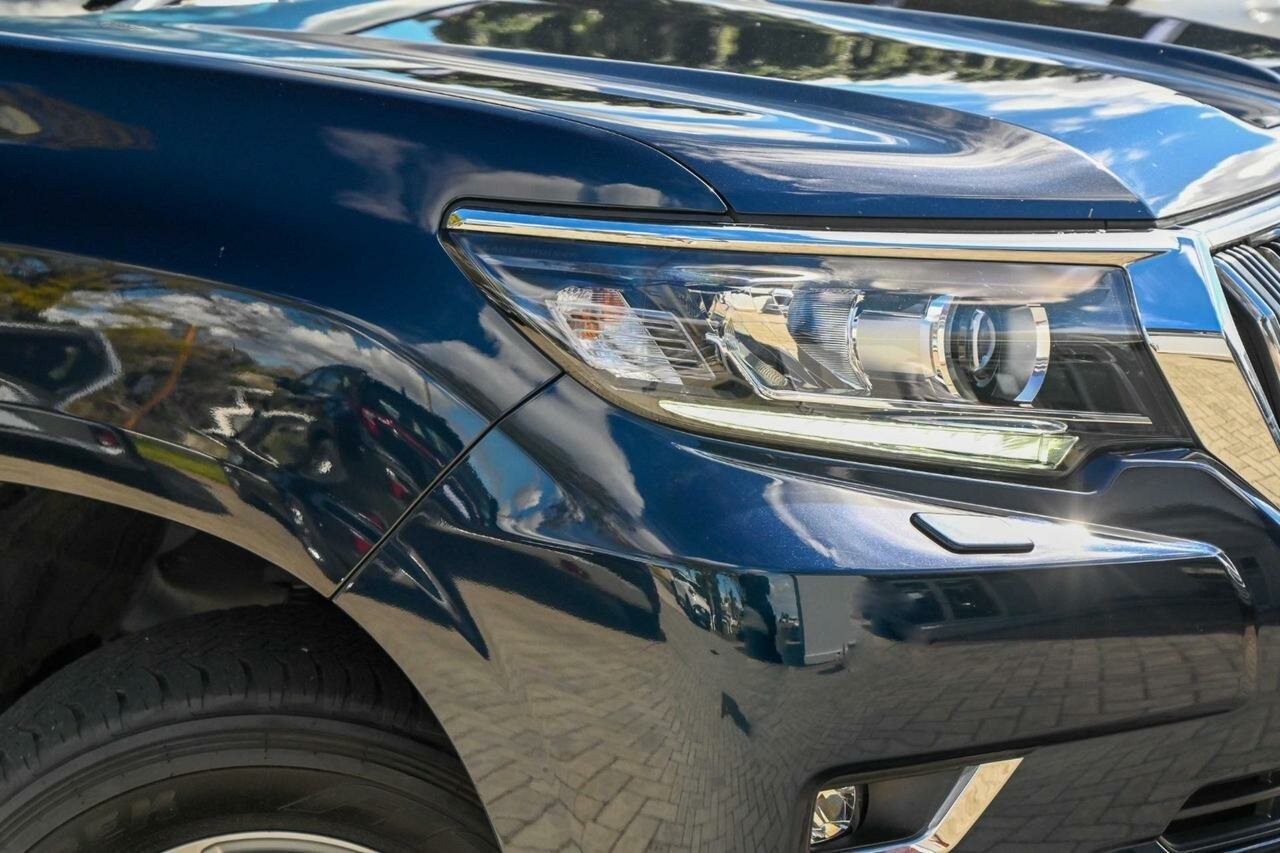Toyota Landcruiser Prado image 2