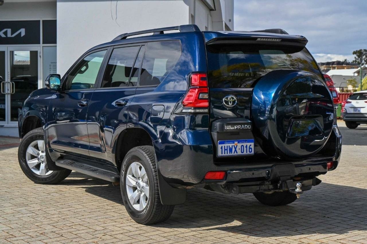 Toyota Landcruiser Prado image 4