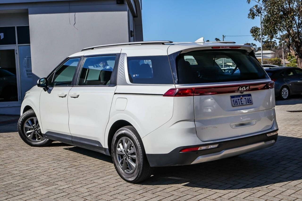 Kia Carnival image 2