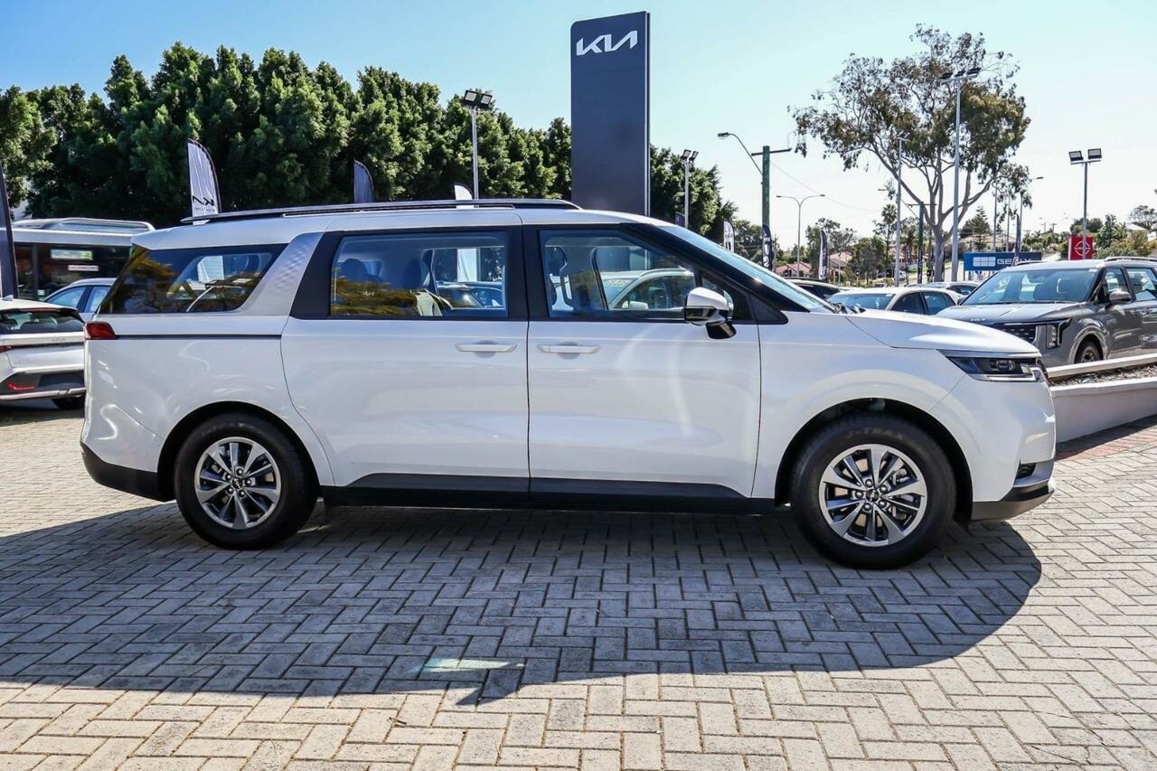 Kia Carnival image 3