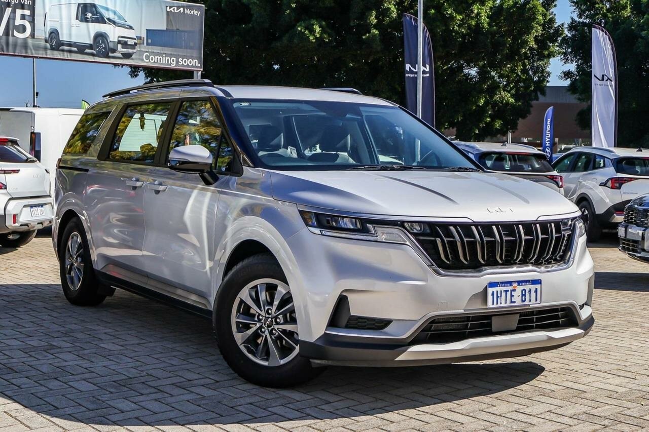 Kia Carnival image 1