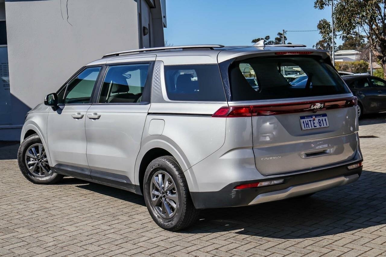 Kia Carnival image 2