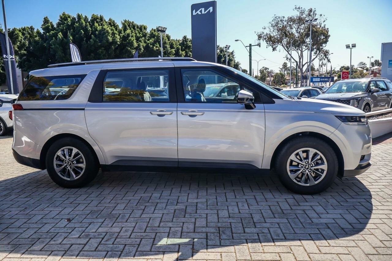 Kia Carnival image 3