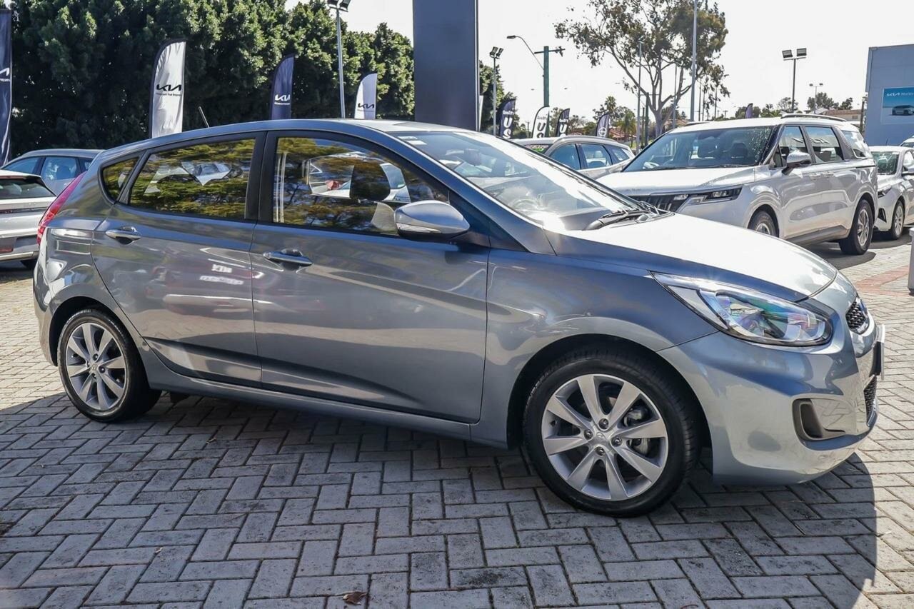 Hyundai Accent image 3