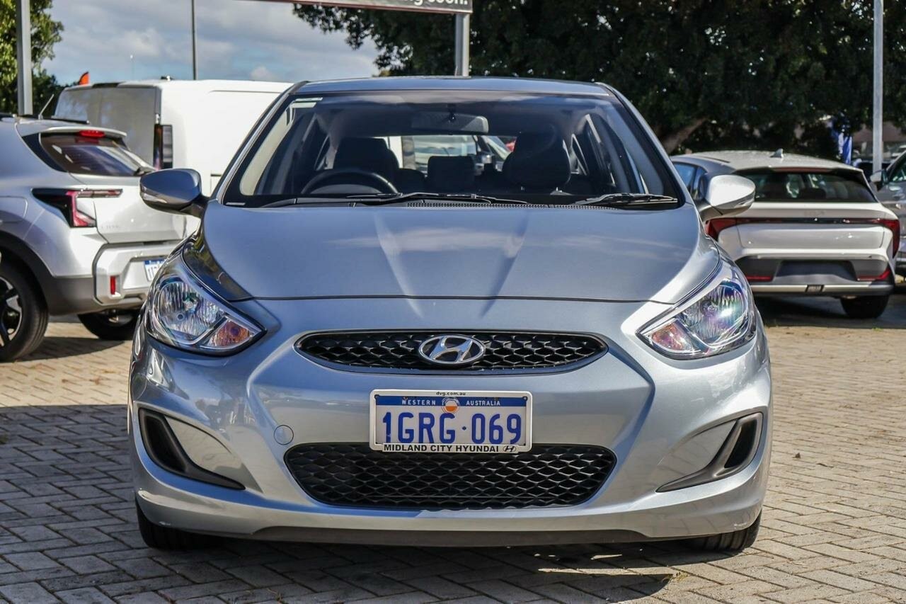 Hyundai Accent image 4