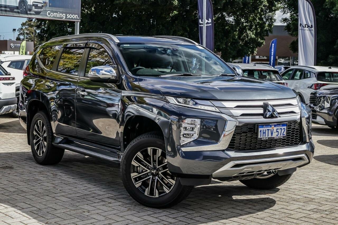 Mitsubishi Pajero Sport image 1