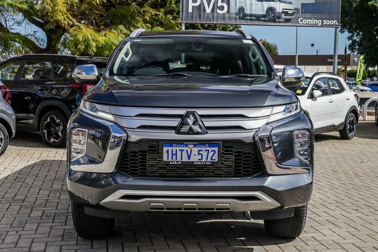 Mitsubishi Pajero Sport image 4