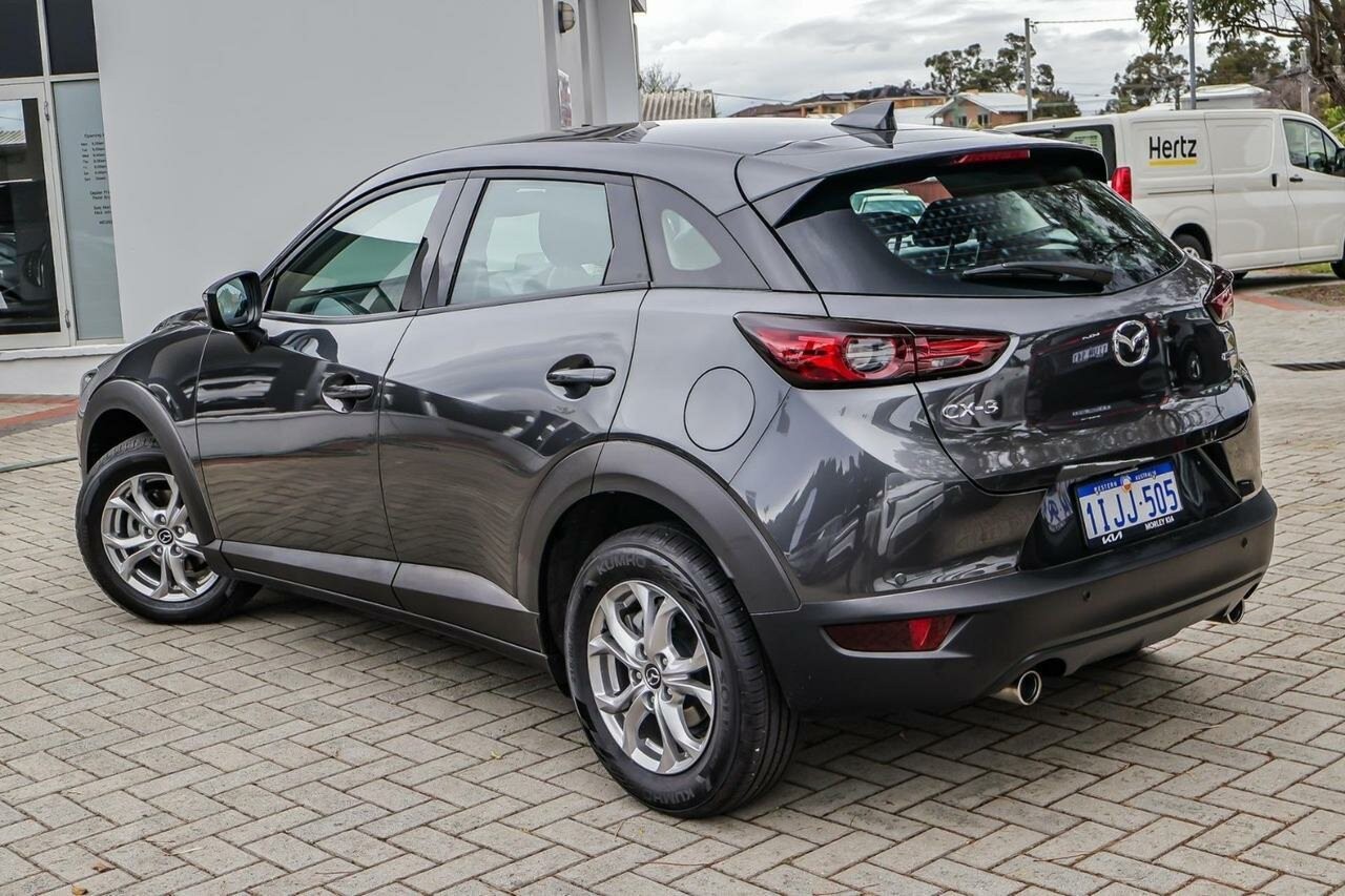 Mazda Cx-3 image 2